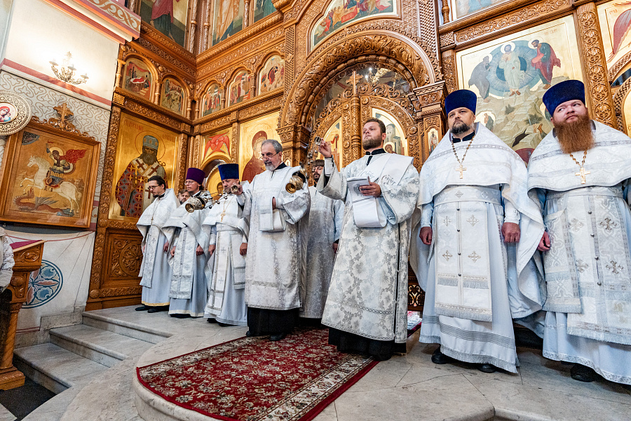 Архиерейское богослужение в Преображенском соборе города Люберцы